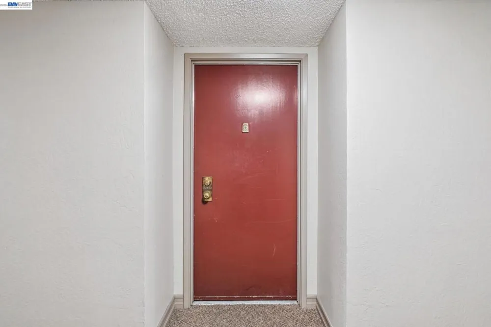 1327 Webster St #B106 Alameda, CA 94501