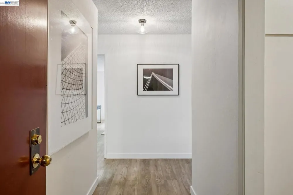 1327 Webster St #B106 Alameda, CA 94501