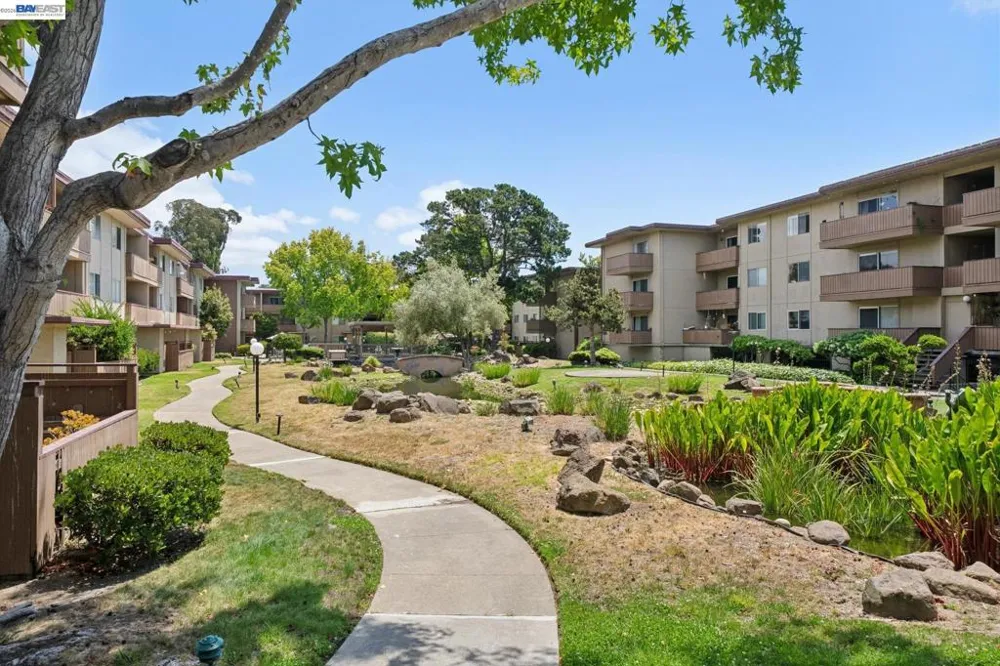 1327 Webster St #B106 Alameda, CA 94501
