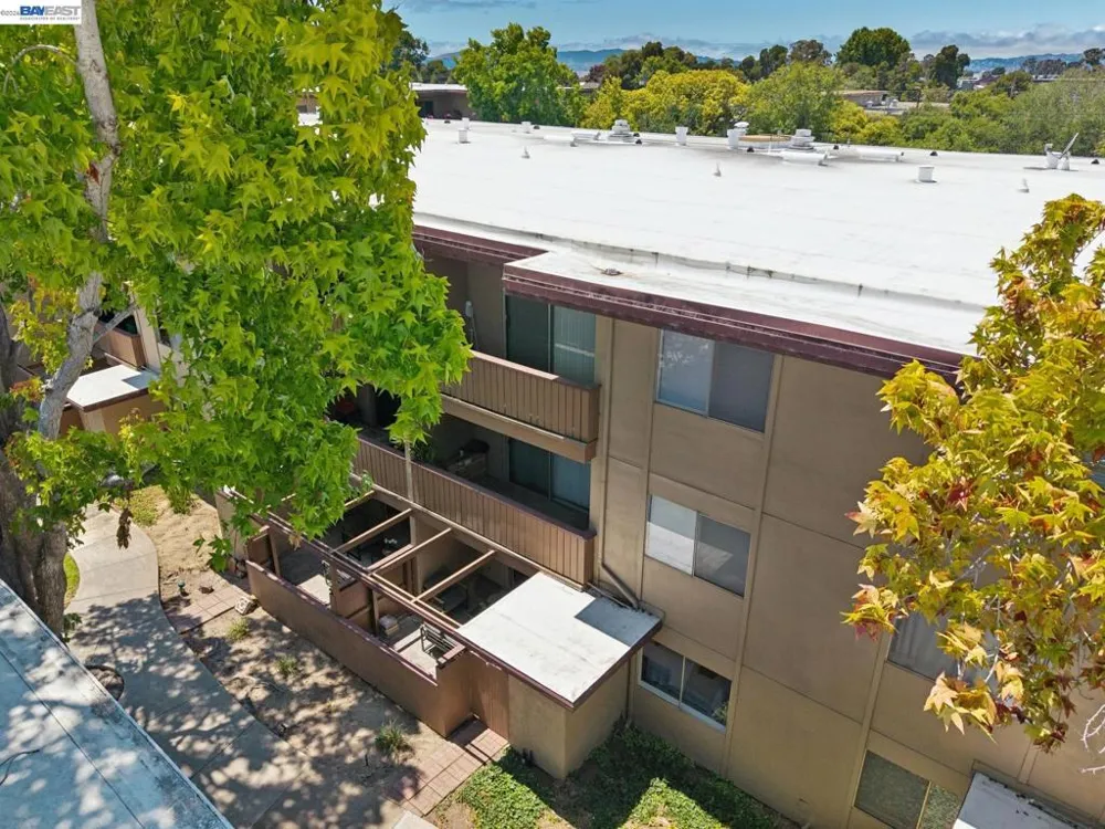 1327 Webster St #B106 Alameda, CA 94501