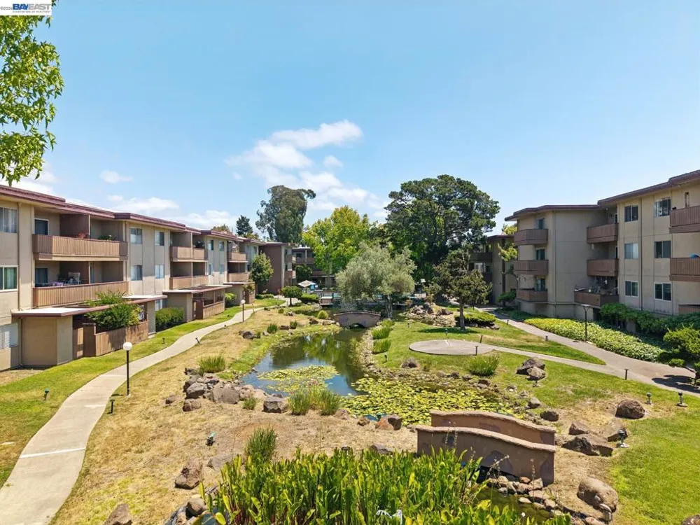 1327 Webster St #B106 Alameda, CA 94501