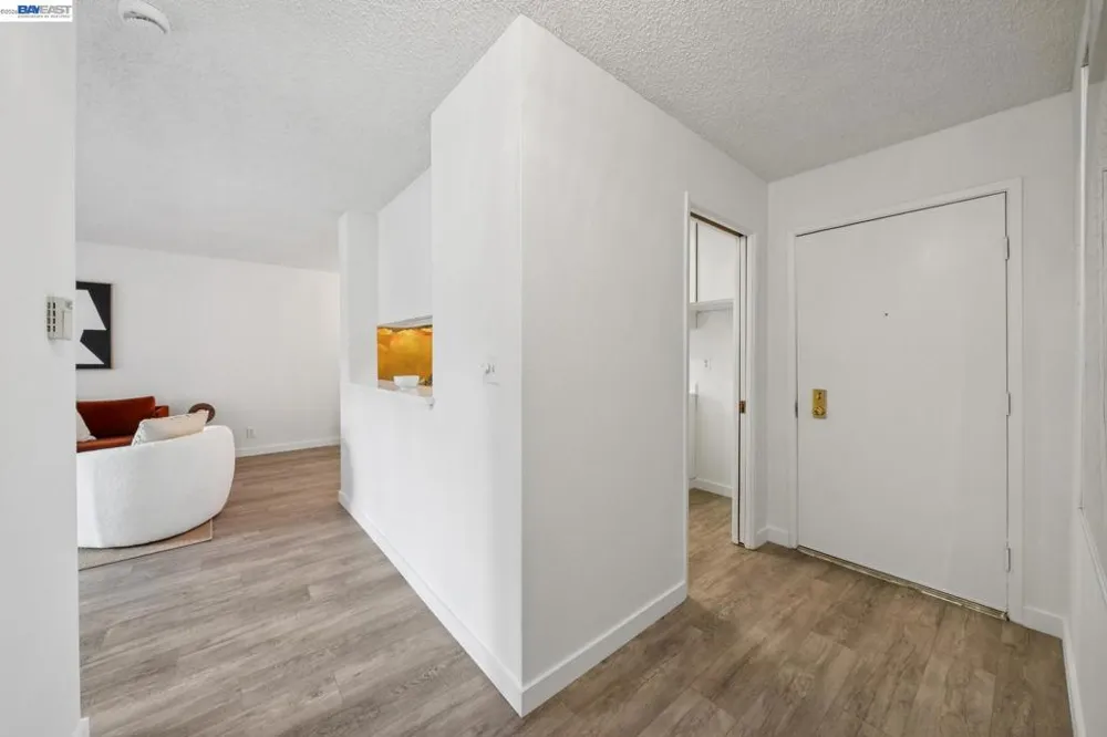 1327 Webster St #B106 Alameda, CA 94501