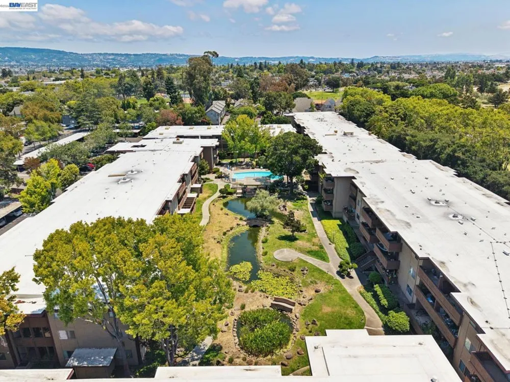 1327 Webster St #B106 Alameda, CA 94501