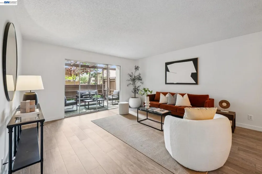 1327 Webster St #B106 Alameda, CA 94501