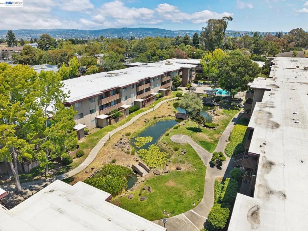 1327 Webster St #B106 Alameda, CA 94501
