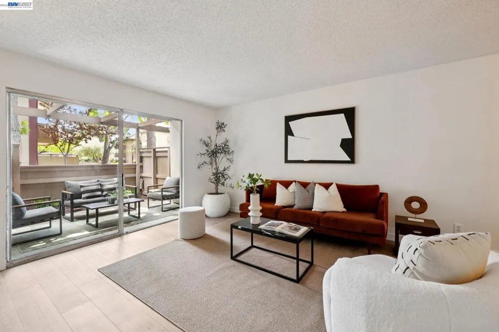 1327 Webster St #B106 Alameda, CA 94501