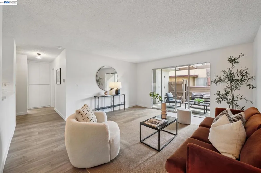 1327 Webster St #B106 Alameda, CA 94501