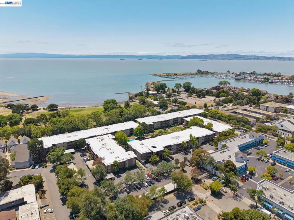 1327 Webster St #B106 Alameda, CA 94501