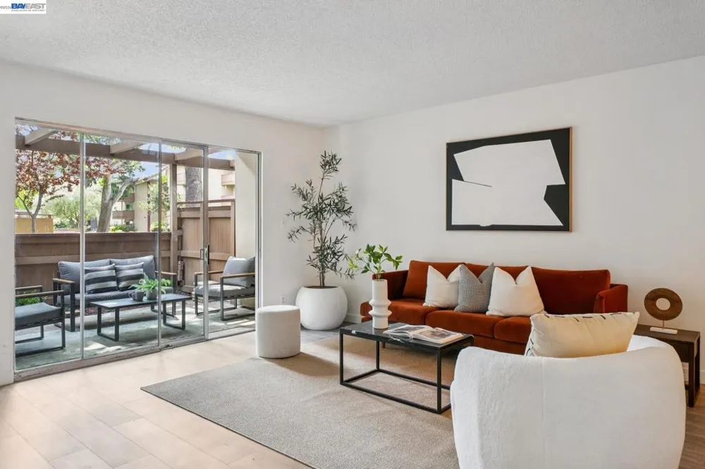 1327 Webster St #B106 Alameda, CA 94501