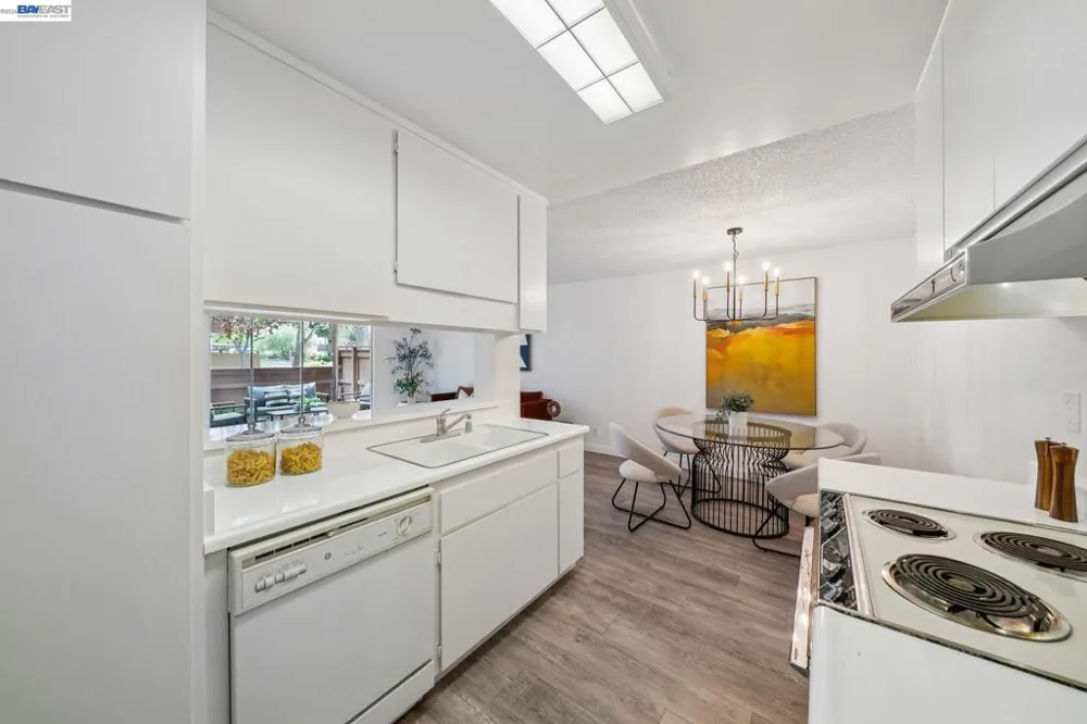 1327 Webster St #B106 Alameda, CA 94501