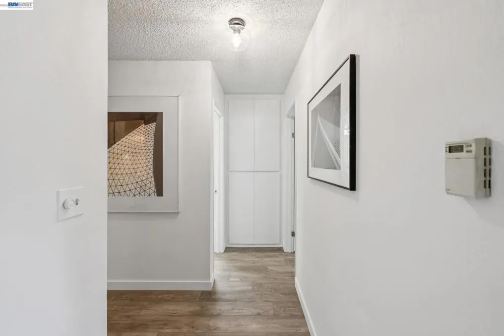 1327 Webster St #B106 Alameda, CA 94501