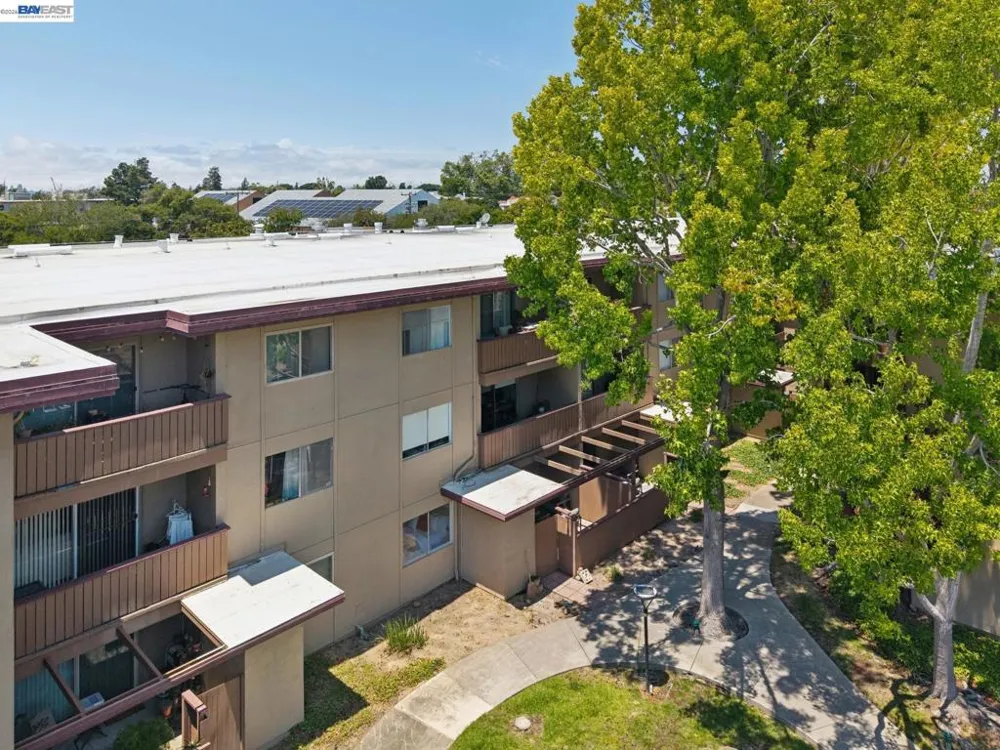 1327 Webster St #B106 Alameda, CA 94501