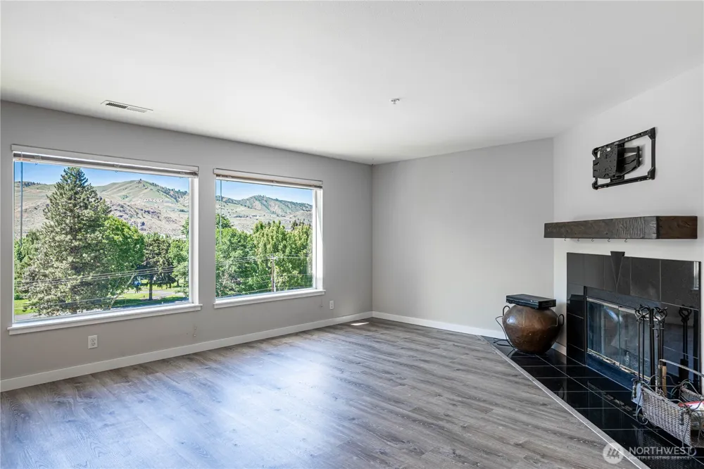 808 W Manson Highway #B202 Chelan, WA 98816
