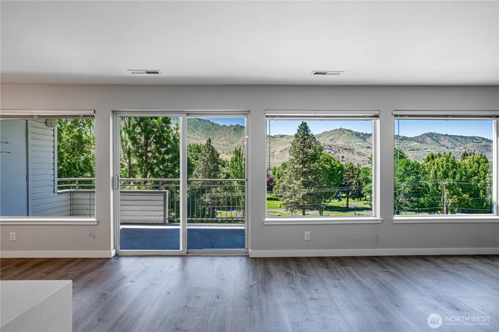 808 W Manson Highway #B202 Chelan, WA 98816