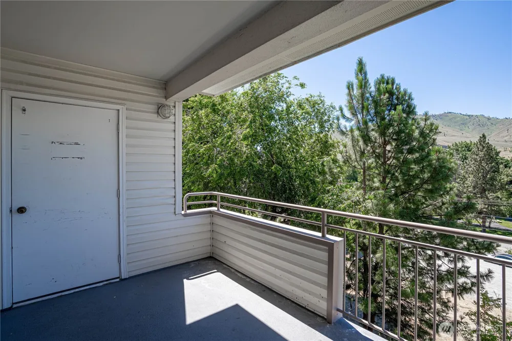 808 W Manson Highway #B202 Chelan, WA 98816