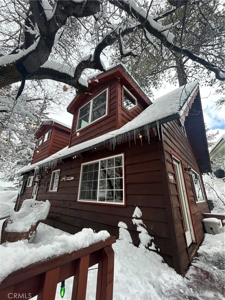 1289 Canyon Road Fawnskin, CA 92333