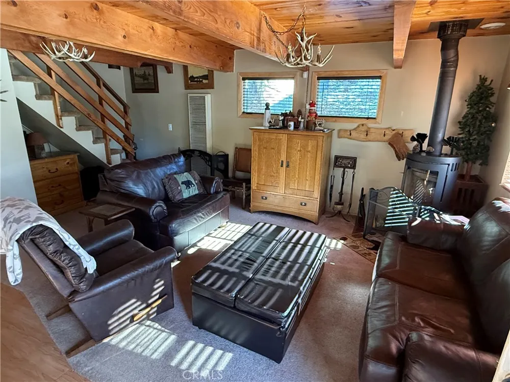 1289 Canyon Road Fawnskin, CA 92333