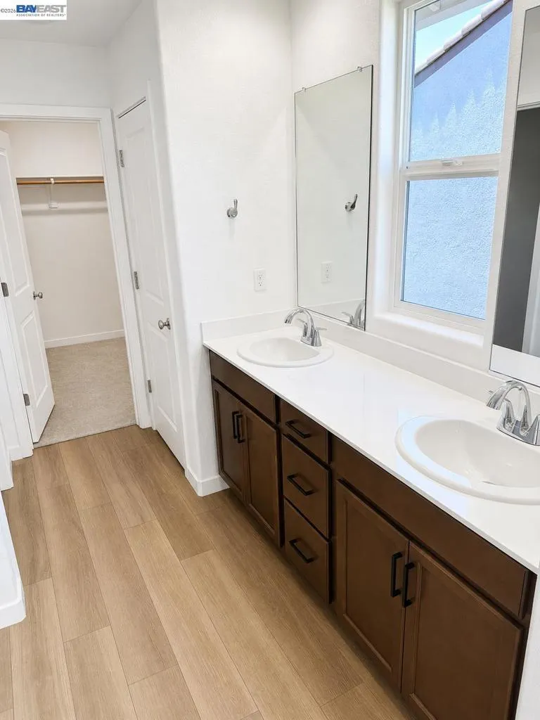 1392 Leonhardt Loop Lincoln, CA 95648