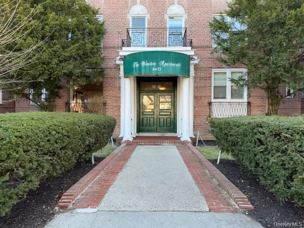 84-55 Daniels Street #5C Briarwood, NY 11435