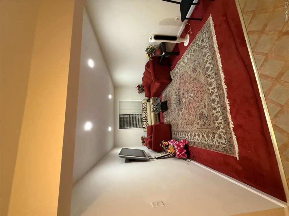 84-55 Daniels Street #5C Briarwood, NY 11435