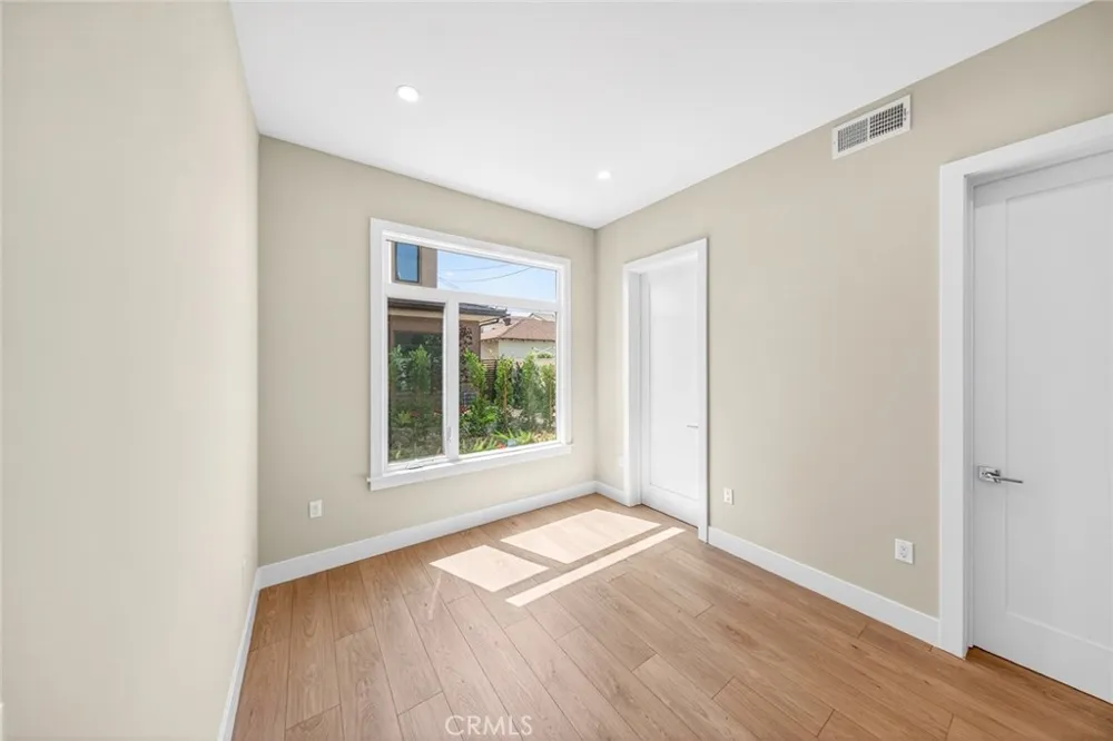 5935 Kauffman Ave. #B Temple City, CA 91780