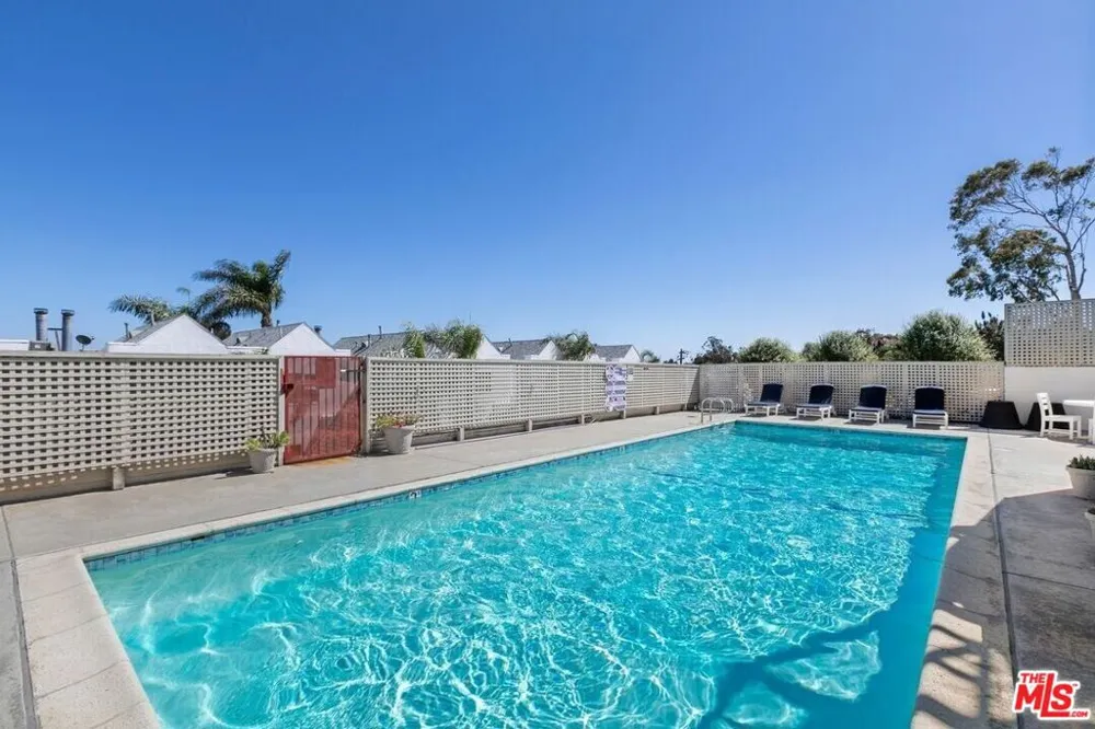 28711 Pacific Coast Highway #7 Malibu, CA 90265