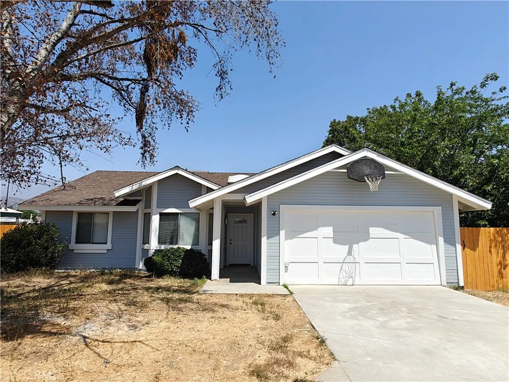 13707 4th Yucaipa, CA 92399