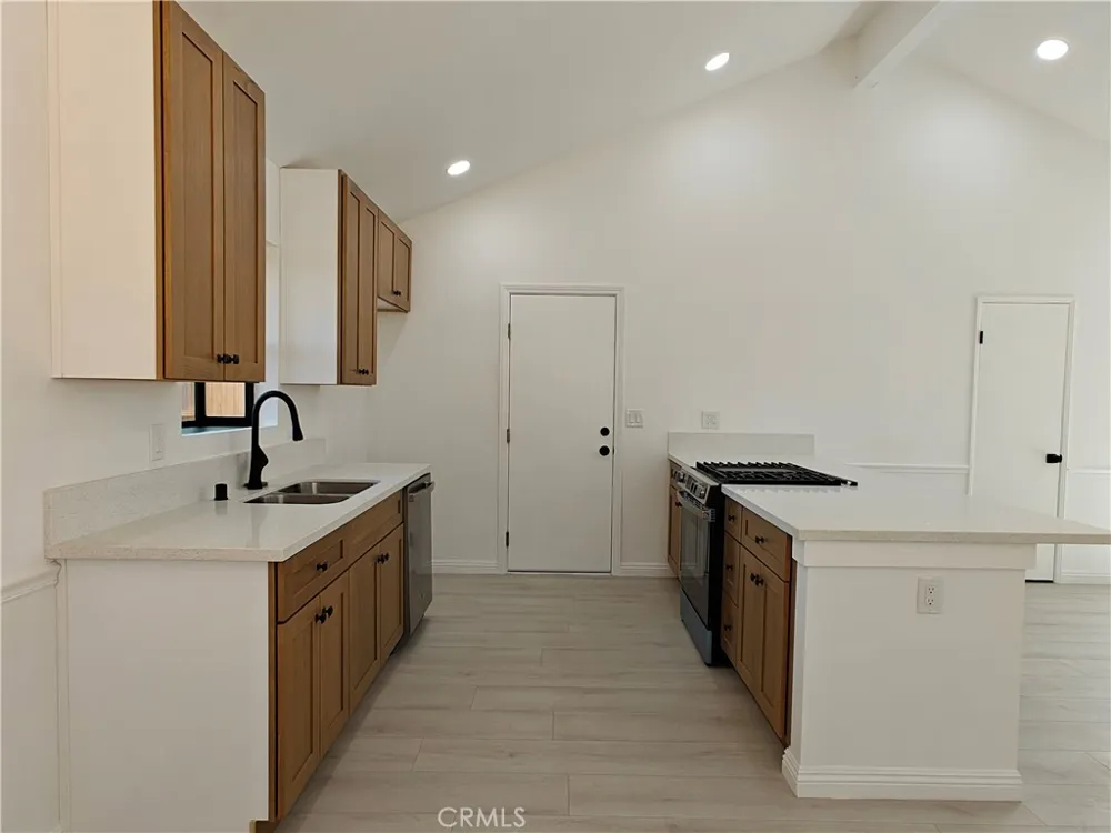 13707 4th Yucaipa, CA 92399
