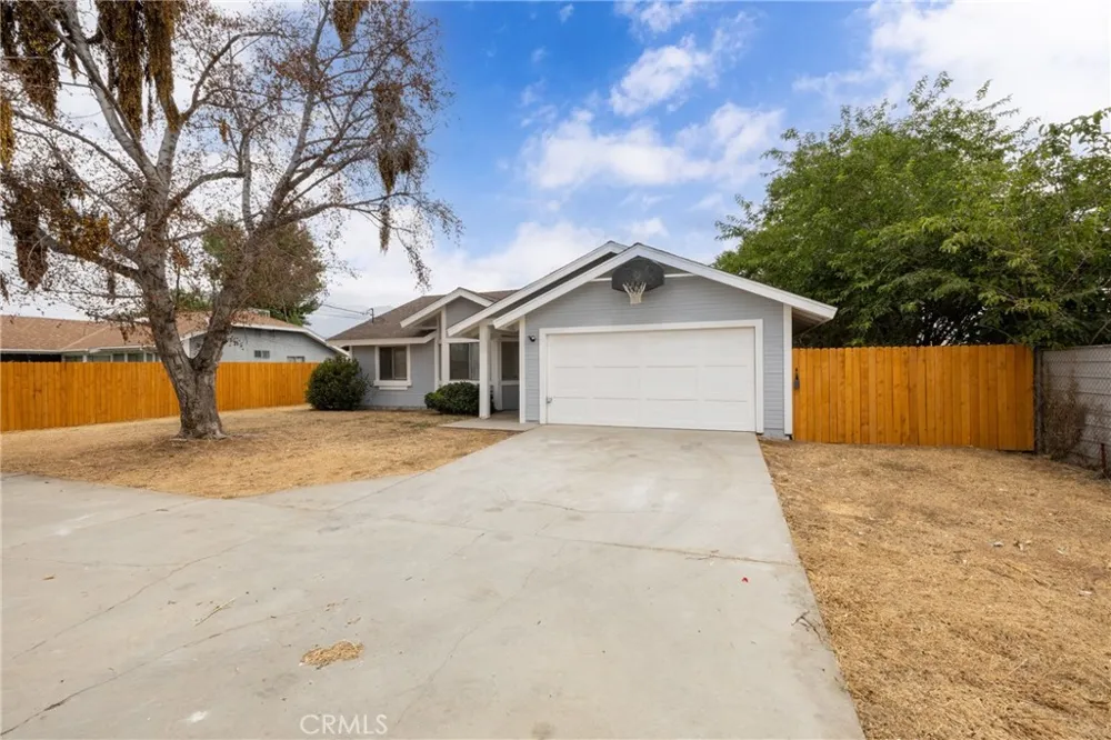 13707 4th Yucaipa, CA 92399
