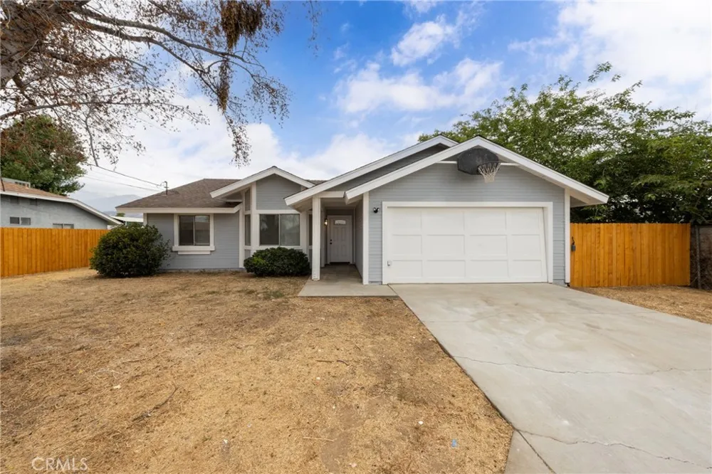 13707 4th Yucaipa, CA 92399