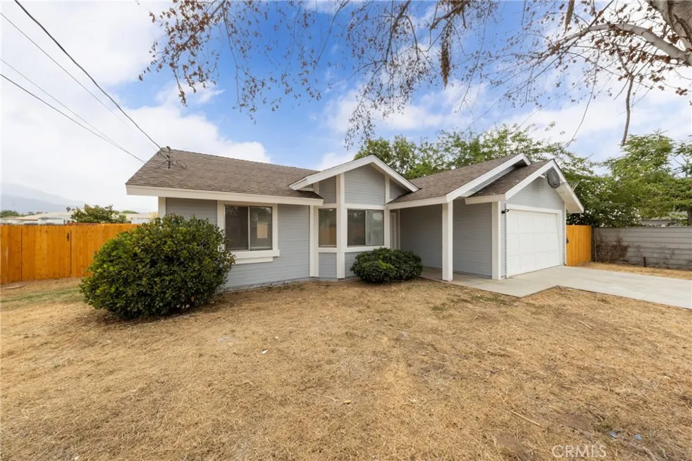 13707 4th Yucaipa, CA 92399