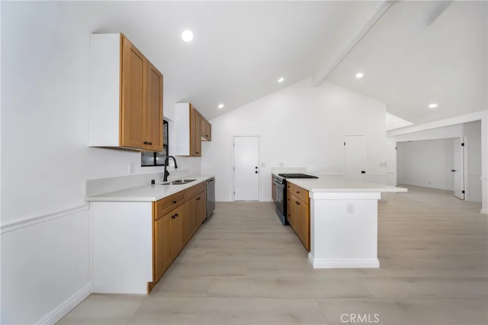 13707 4th Yucaipa, CA 92399