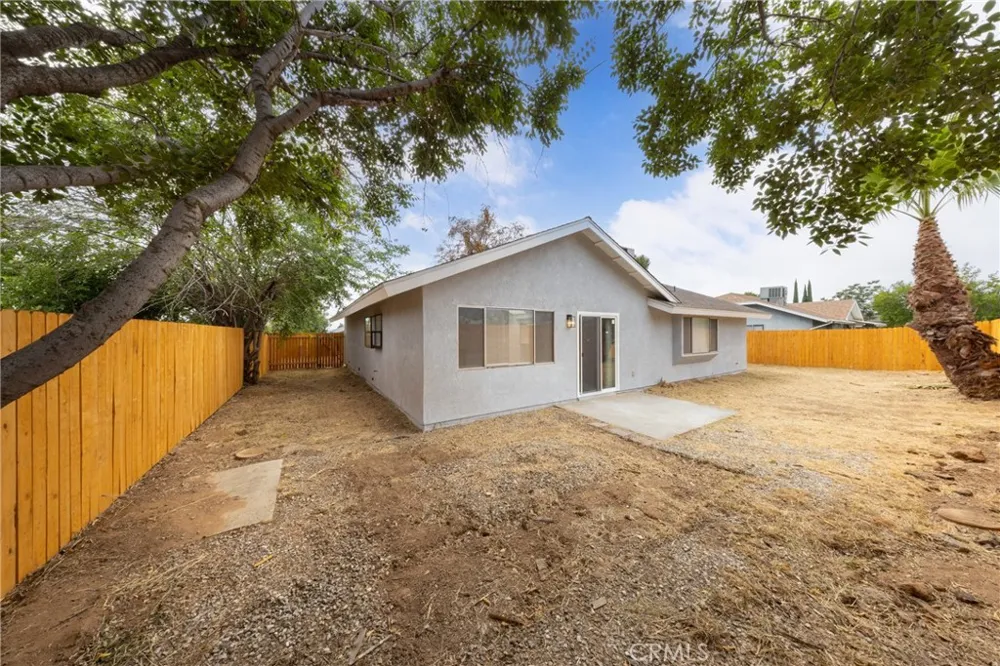 13707 4th Yucaipa, CA 92399