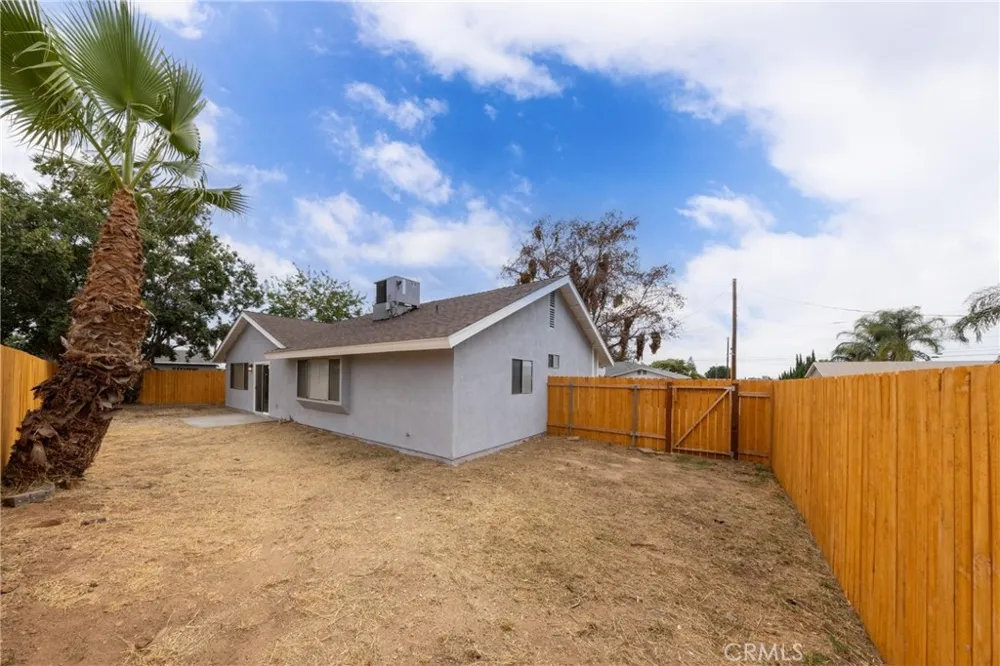 13707 4th Yucaipa, CA 92399