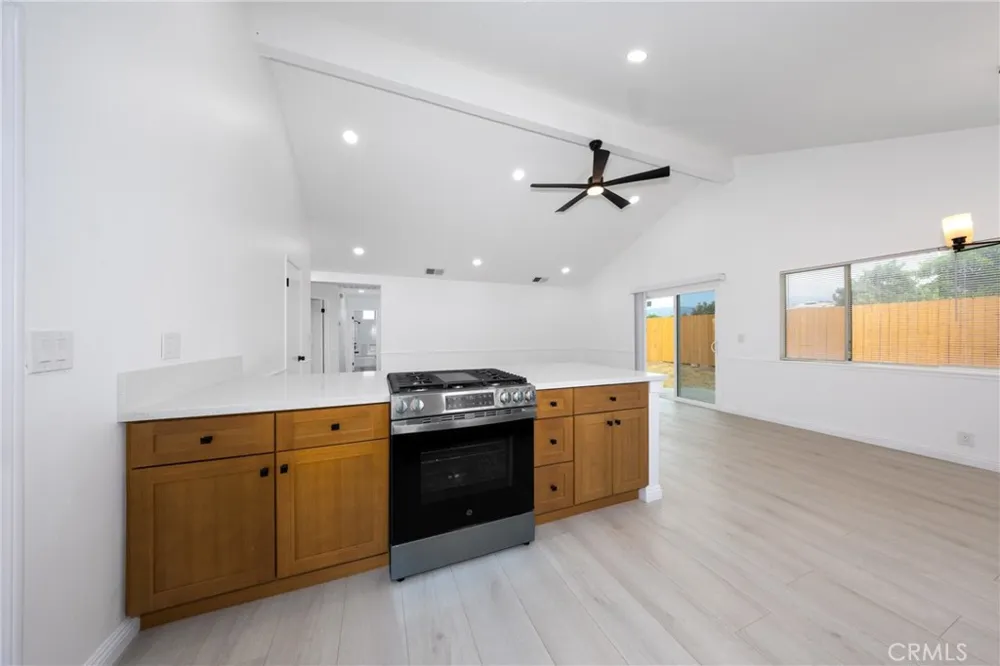 13707 4th Yucaipa, CA 92399
