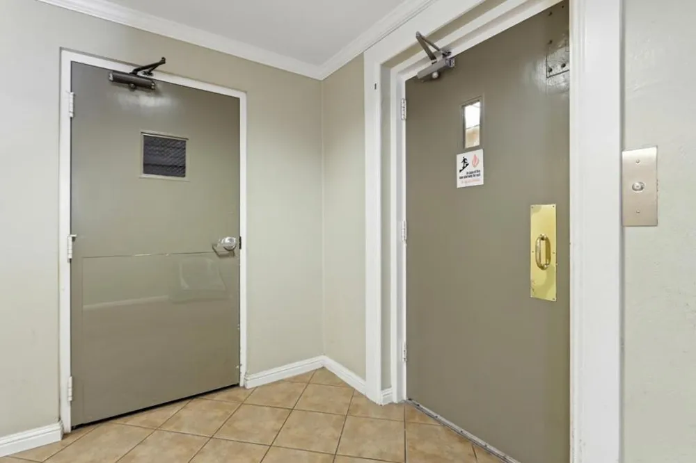 1033 Crestview Drive #110 Mountain View, CA 94040