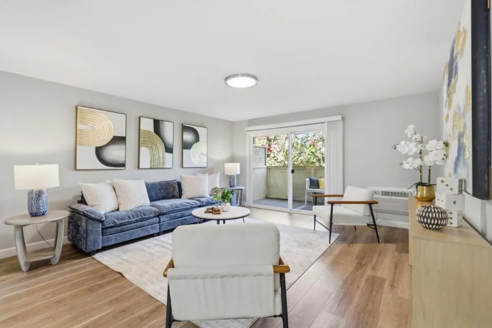 1033 Crestview Drive #110 Mountain View, CA 94040