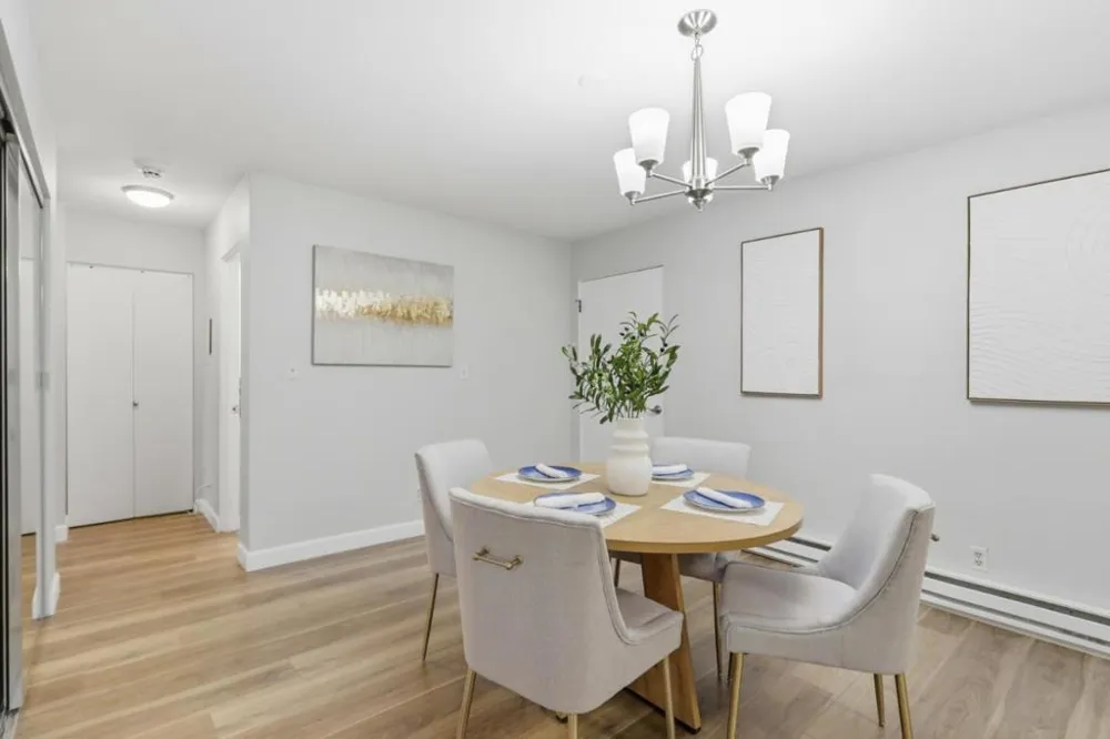 1033 Crestview Drive #110 Mountain View, CA 94040