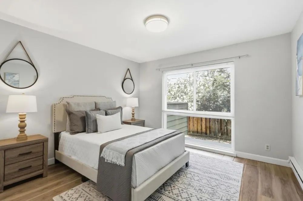 1033 Crestview Drive #110 Mountain View, CA 94040