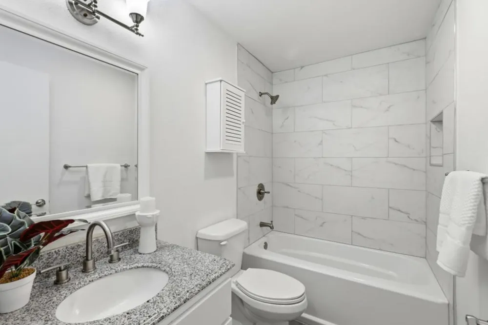 1033 Crestview Drive #110 Mountain View, CA 94040