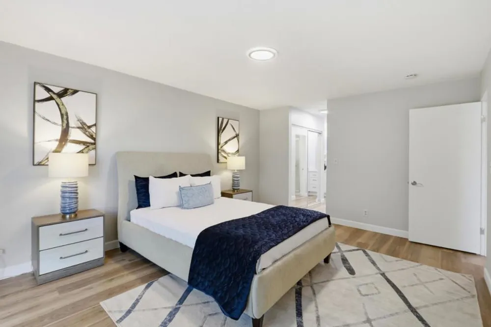 1033 Crestview Drive #110 Mountain View, CA 94040
