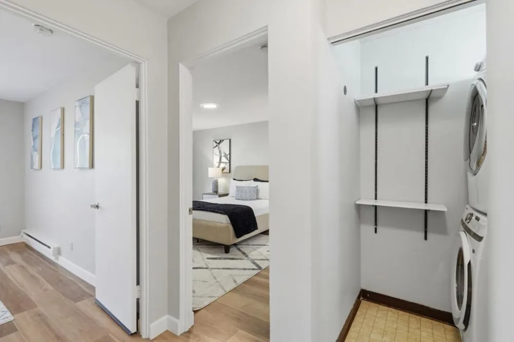 1033 Crestview Drive #110 Mountain View, CA 94040