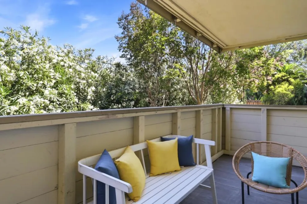 1033 Crestview Drive #110 Mountain View, CA 94040