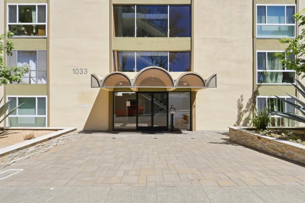 1033 Crestview Drive #110 Mountain View, CA 94040