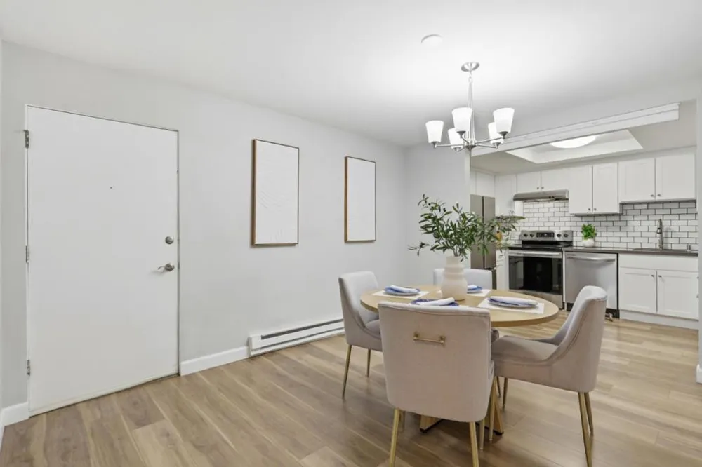 1033 Crestview Drive #110 Mountain View, CA 94040