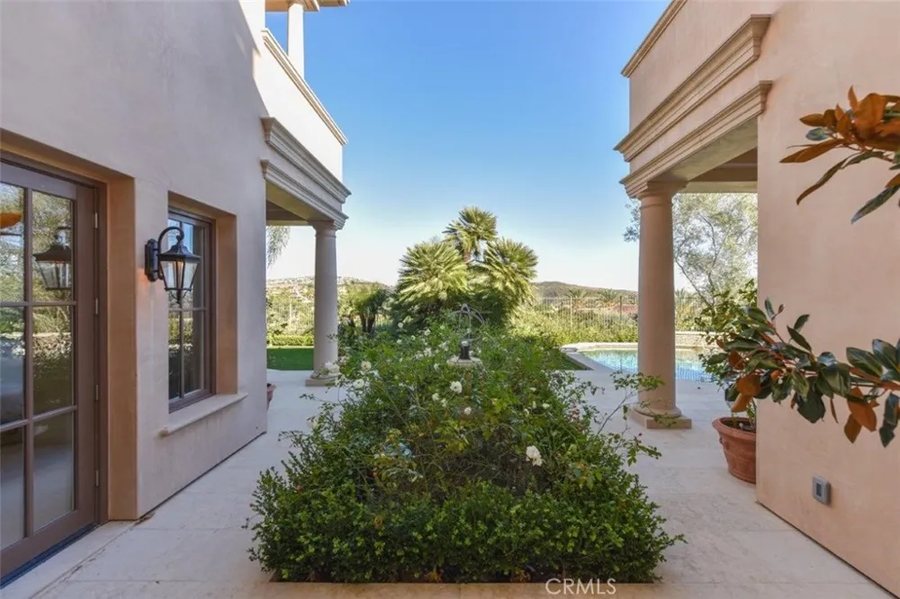 11 Skyridge Newport Coast, CA 92657