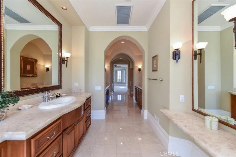 11 Skyridge Newport Coast, CA 92657
