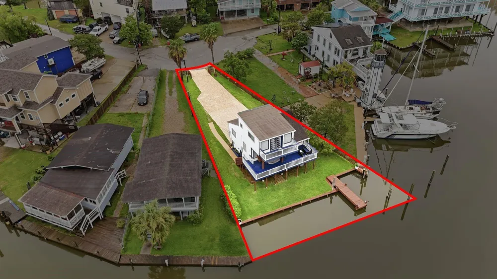 22 Tindel Street Kemah, TX 77565