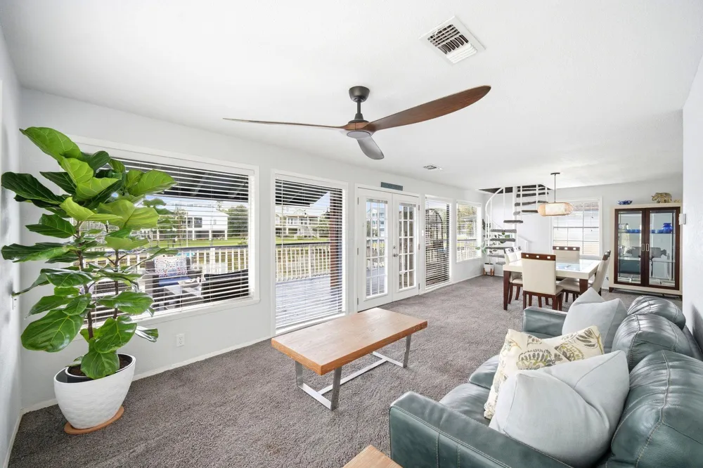 22 Tindel Street Kemah, TX 77565