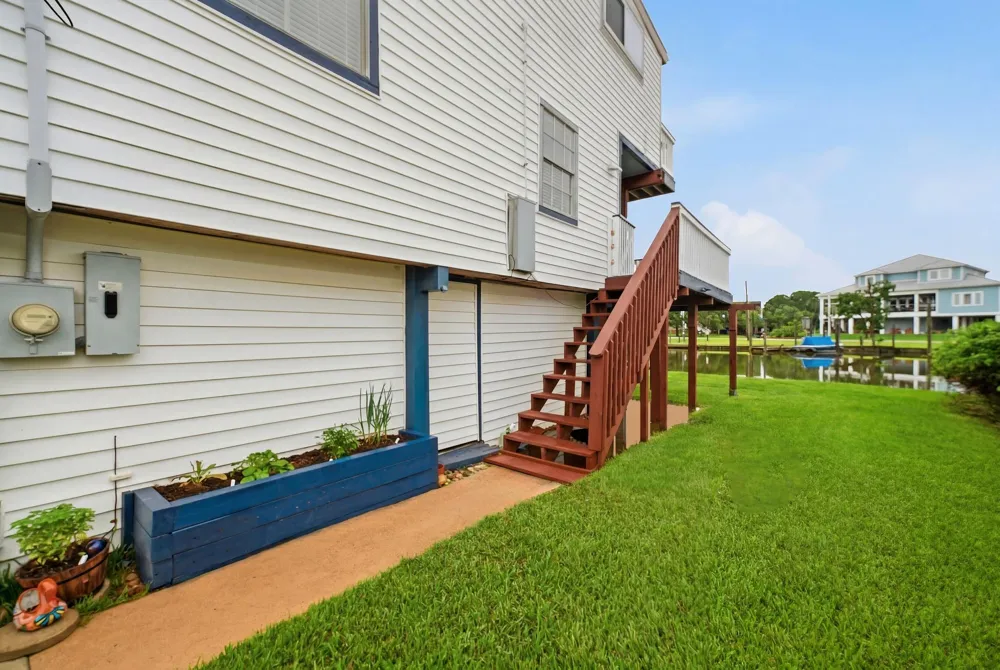 22 Tindel Street Kemah, TX 77565